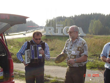 01796 GUNTARS AND ARIKO AT RIGA WELCOME