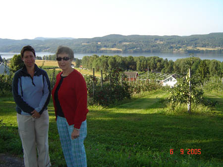 01471 ANNE & MARGARET AT NES PENINSULAR CHURCH